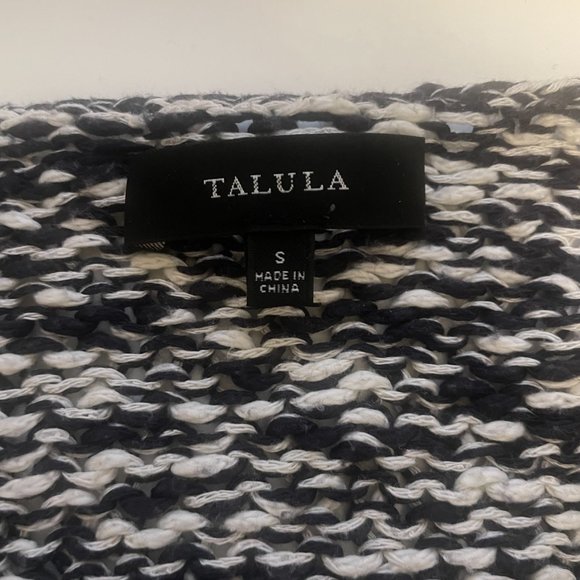 Aritzia Talula Avenue A Sweater Size Small Winter Warm Cozy - Picture 5 of 8